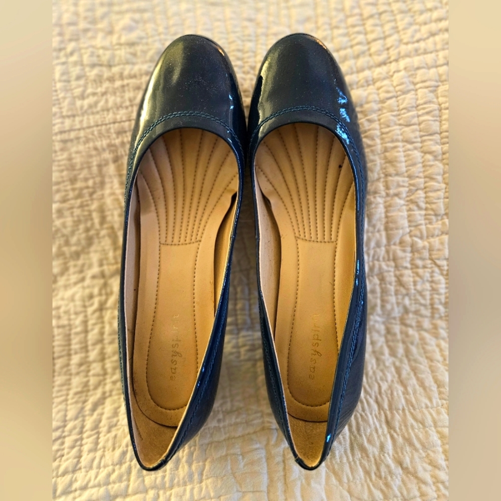 NWOT teal Easy Spirit pumps